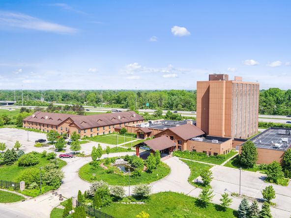 Redevelopment Opportunity: 4560 Hilton Corporate Dr, Columbus, OH 43232